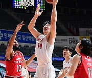 최부경 '리바운드 후 곧바로 골밑슛' [MK포토]