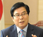 '여성추행 혐의' 유두석 장성군수, 항소심도 '무죄'