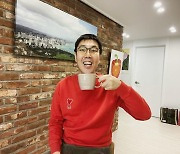김영철, 오늘도 웃음+즐거움 가득 일상 "코코아 맛있네" [SNS★컷]