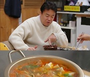 '골목식당' 백종원, 김치짜글이집서 경악.."고기에 무슨 짓"