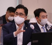 김종민 "이재명, 방역당국 조율 없는 성급한 정책 내놔"