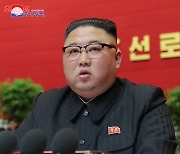 김정은 "핵억제력 강화해 최강 군사력".. 남북대화 제안 안해