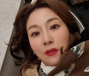 '박준형♥' 김지혜, 새벽 촬영 대기에도 완벽 미모..40대 맞아?