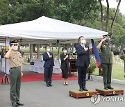 한국전 참전기념비 찾은 김인철 신임대사