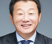 '뼛속까지 럭비인' 최윤 OK금융그룹 회장, 대한럭비협회 이끈다