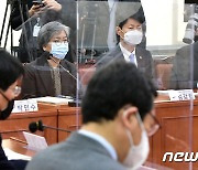 민주당 국난극복본부 회의 참석한 정은경·김강립