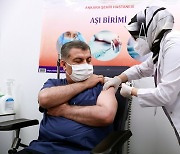 터키, 中시노백 백신 접종 시작..의료진이 첫 대상