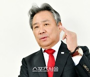 "대통령·국회의원 선거인 줄 아나"..이기흥 후보, 이종걸의 체육인 피해보상금 지급 공약에 날선 비판