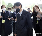 '동료 성폭행' 전 서울시 직원 징역 3년 6개월..법정구속