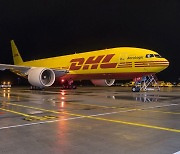 DHL 익스프레스, '보잉 777' 화물기 8대 추가 발주