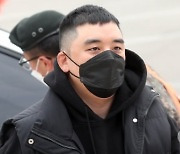 '성매매 알선 혐의' 승리, '조폭 동원' 특수폭행교사 혐의로 추가 기소