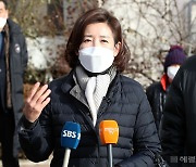 [헤럴드pic] 인터뷰하는 나경원 국민의힘 전 의원
