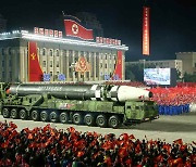 북한, 오늘 저녁 열병식 개최한 듯..신무기 등장 가능성