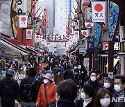 일본 코로나 신규환자 6500여명 발병..누계 31만명 넘어