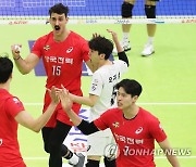 기뻐하는 한국전력 선수들