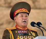 북한 김정관 국방상, 제8차 당 대회 기념 열병식서 연설