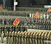 북한, 제8차 당 대회 기념 열병식 진행.."열병종대 입장"