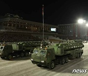 북한, 3개월 만에 또 열병식..군사력 과시