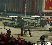 북한, 어제 8차 당 대회 기념 야간 열병식 개최
