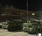 또 야간에 열린 북한 열병식..군사력 과시