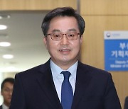 김동연 차출설에.. "종달새라도 돼야" 출마 의지 띄운 박영선