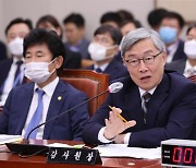 '탈원전' 감사 나선 최재형..민주당 "월권행위, 당장 멈춰라"