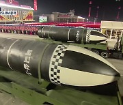 北, SLBM·개량형 미사일 공개..美 의식? ICBM은 뺐다