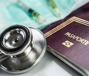 Health and tech giants meet for 'vaccination passports'