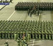 북한, 3개월 만에 또 야간 열병식..김정은 '엄지척'