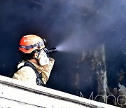 수원 라마다호텔 화재.. 배관 복구 작업 중 1명 사망