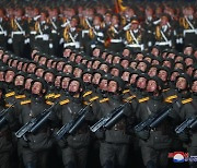 [속보] 북한, 어제 저녁 열병식 개최..신형 추정 SLBM 공개