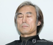 '성추행 여배우 2차 가해' 배우 조덕제 징역 1년..법정구속