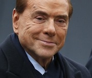 (FILE) BELGIUM ITALY PEOPLE BERLUSCONI