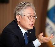 "선출 권력, 관료 통제못하면 국민경제 나락추락"..이재명,확장재정 촉구