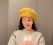 한지민, 벌써 데뷔 18주년..김혜수 "멋지게 성장" 따뜻한 축하