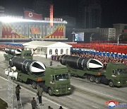 열병식서 SLBM 자랑한 北..한국도 '신형 미사일' 카드 뽑았다 [박수찬의 軍]