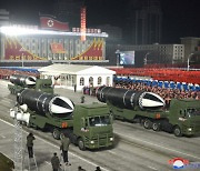 北, 신형 SLBM 공개하며 핵무력 과시..韓은 美 훈련 불참