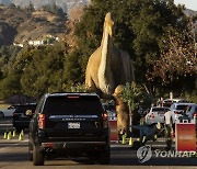 USA JURASSIC QUEST DRIVE THRU