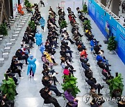 시노팜 "중국산 코로나 백신 안전..미성년자도 접종할 것"