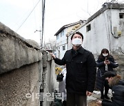 [포토]안철수 대표, '사직2구역 주거현장 점검'