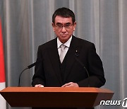 日고노 "도쿄올림픽 취소 가능성"..일본 각료중 처음
