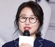 김은숙 작가·화앤담 대표, 학대 아동 위해 1억 기부