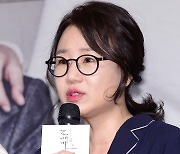 [공식]김은숙 작가, 화앤담픽쳐스와 함께 학대 아동 지원에 1억원 기부
