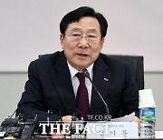 '중통령' 김기문, 사법부에 이재용 부회장 선처 호소