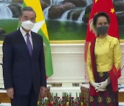 中 왕이, 동남아 돌며 '백신 외교'..베트남은 제외