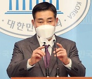 신원식, 육참총장·주임원사 충돌에 "군기강 무너졌다"