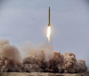 이란, 탄도미사일 시험발사 VS 트럼프, 막판 제재