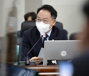 민주당 "임대차 3법 효과 있었다..전·월세 갱신율 상승, 매물도 증가"