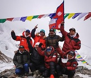 [여적]셰르파의 K2 겨울 첫 등정