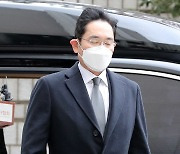 [포토]'국정농단' 이재용 파기환송심 징역 2년 6개월..법정구속